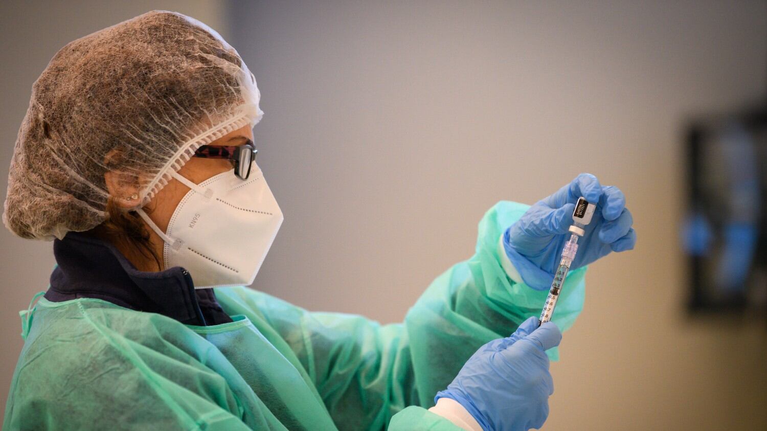 Trattativa parallela e 30 milioni di dosi: lo sprint di Berlino. Noi su AstraZeneca