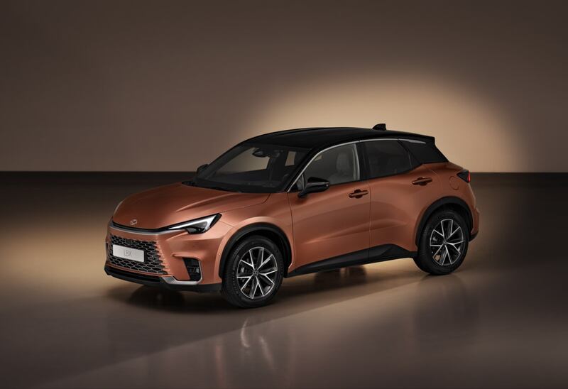 Le foto del nuovo Lexus LBX ibrido 6