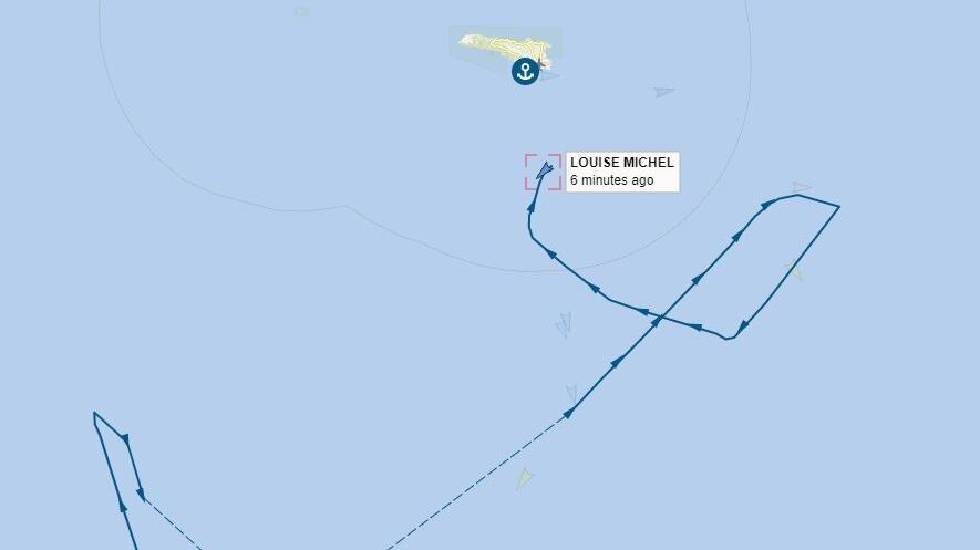"Un porto ora". E la Louise Michel sfida l'Italia ed entra in acque territoriali