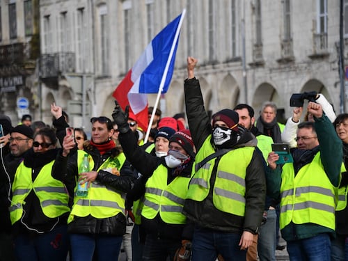 La “madre” dei gilet gialli: “Piazza ostaggio di Mélenchon”
