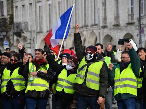 Gilet gialli di nuovo in piazza per il primo anniversario delle manifestazioni