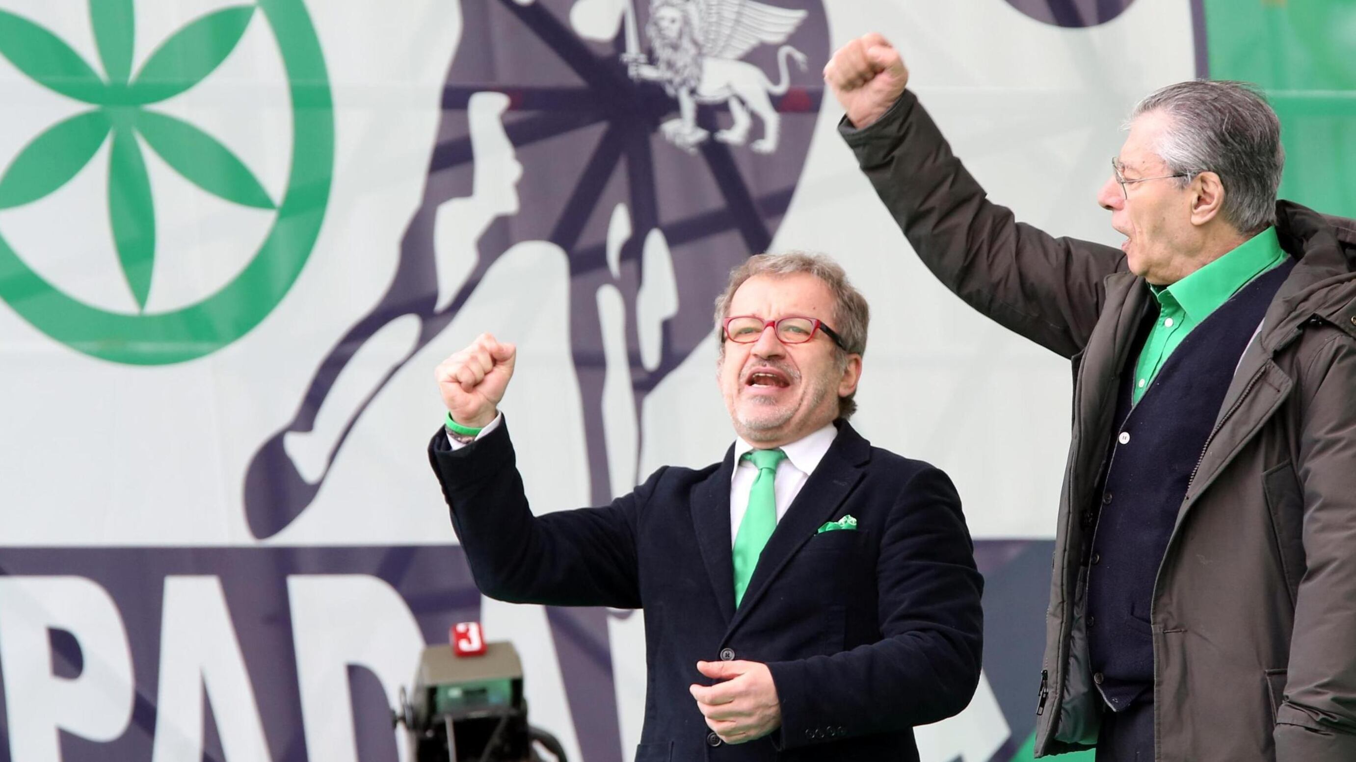 Maroni-Bossi, tregua dopo le scintille