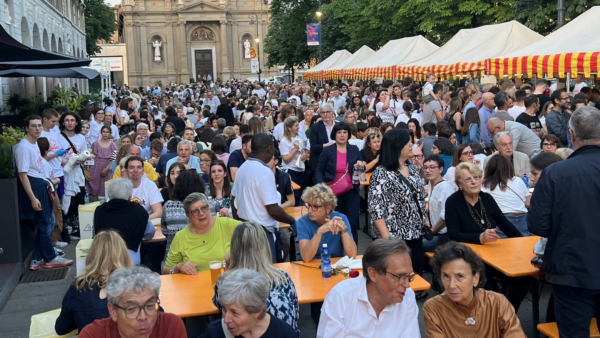A Bergamo in 10mila per mangiare la "piadina solidale" per la Romagna
