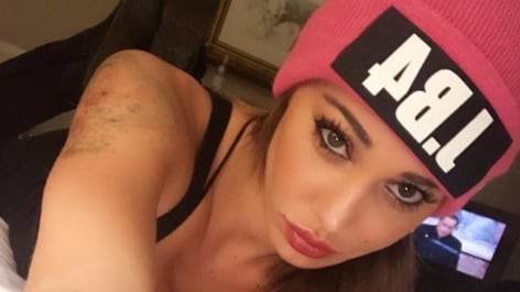 Belen Rodriguez in topless su Instagram. La foto fa impazzire i fan