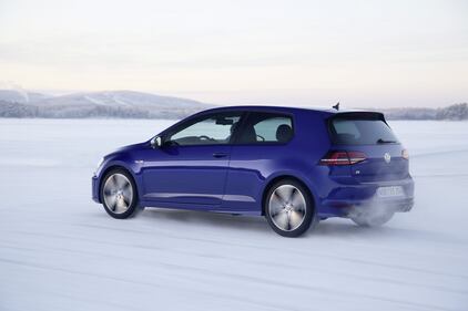 Volkswagen Golf R: elogio della rabbia 4