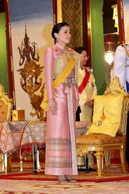La cerimonia d'incoronazione del re Maha Vajiralongkorn a Bangkok 4