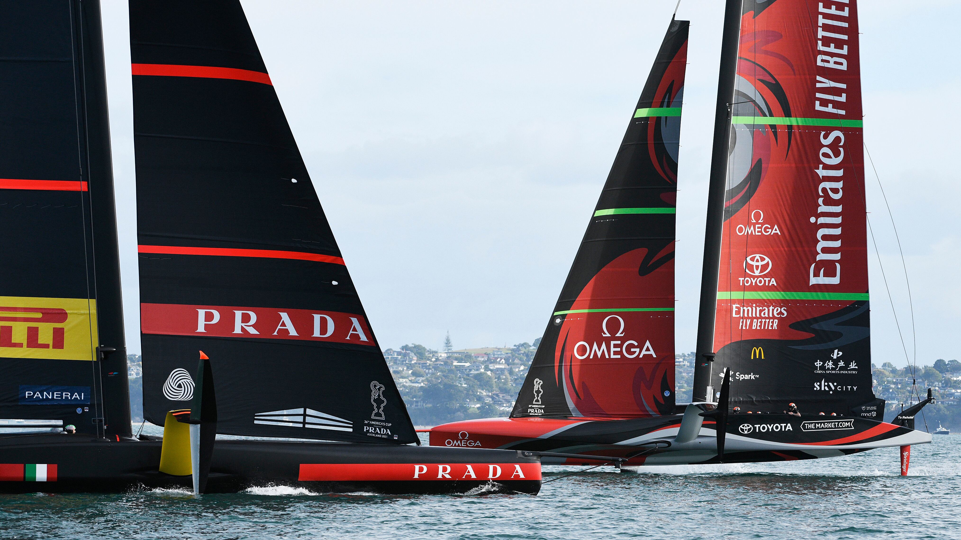 Barcellona tiene a battesimo l'America's Cup. Parte la sfida di Luna Rossa a New Zealand