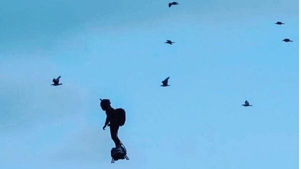 Zapata eroe dell'aria: sfida vinta sulla Manica. Ora la macchina volante