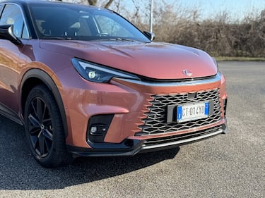 Lexus LBX: guarda la gallery del nuovo B SUV ibrido premium giapponese 6