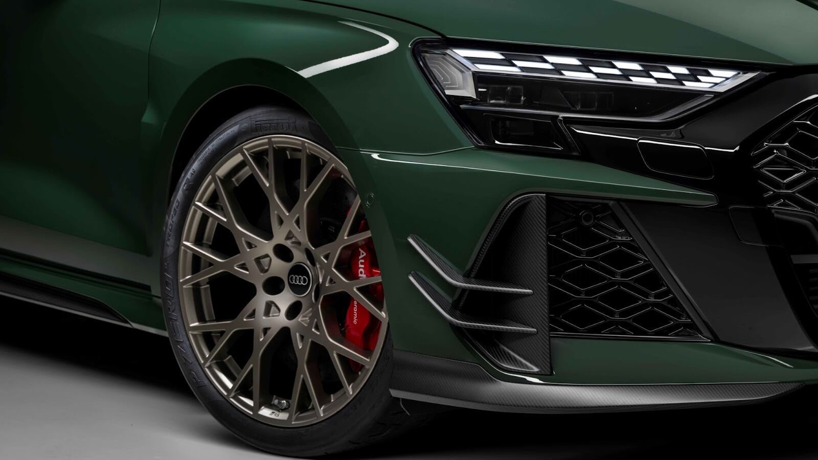 Pirelli e Audi, il P Zero R per le nuove RS: più grip, frenate più corte e anima da pista