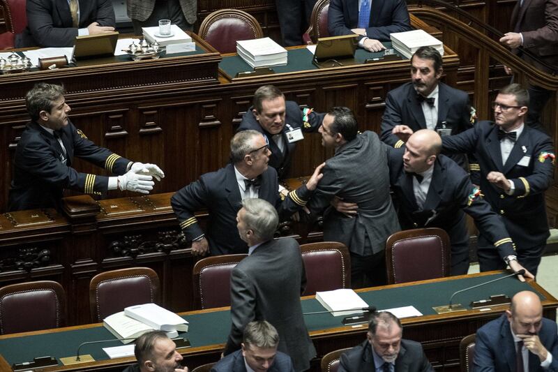 Fiano dà in escandescenze in Aula 4