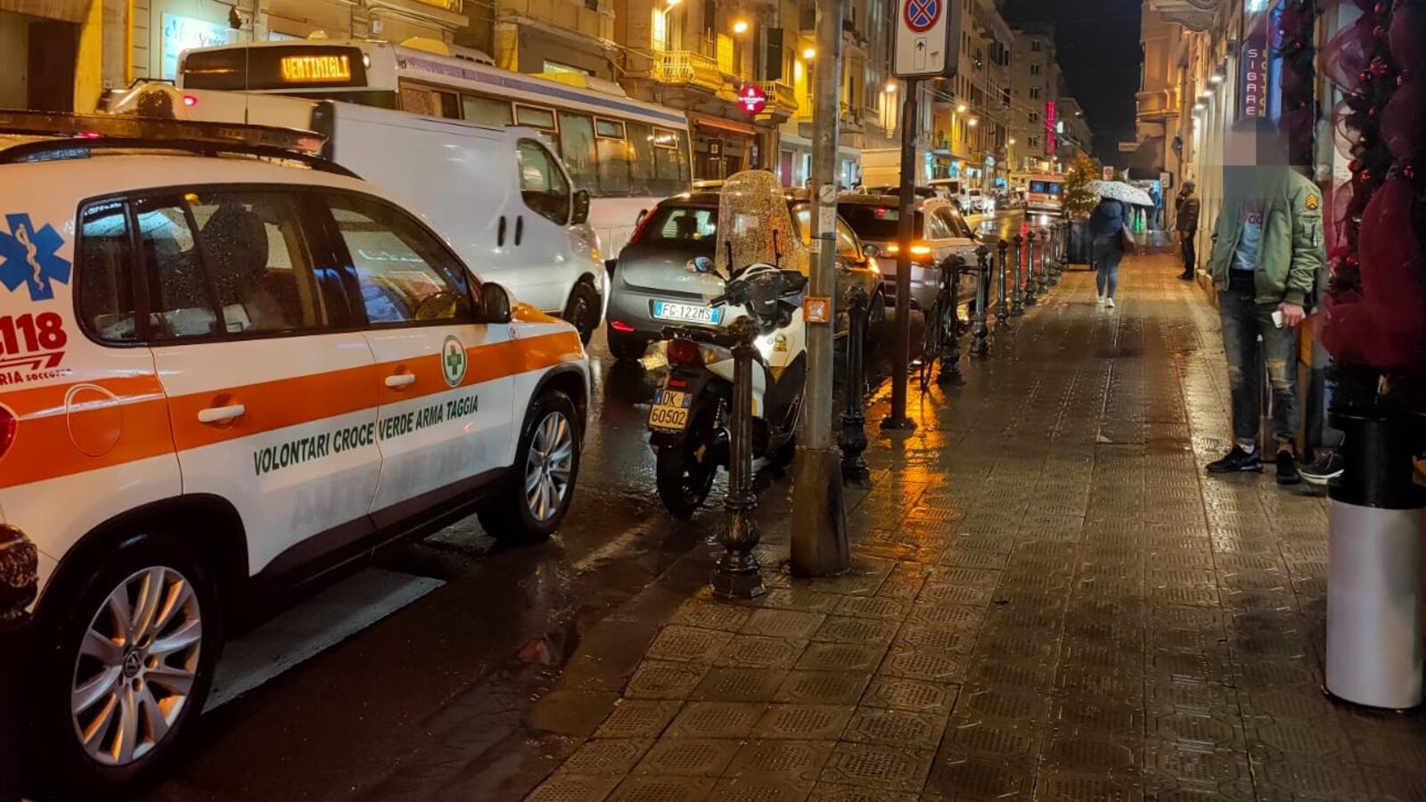 Romena in prova ai servizi sociali accoltella ristoratore: arrestata