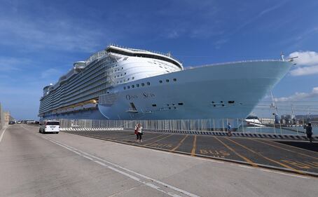 La nave da crociera più grande del mondo sbarca in Italia 6