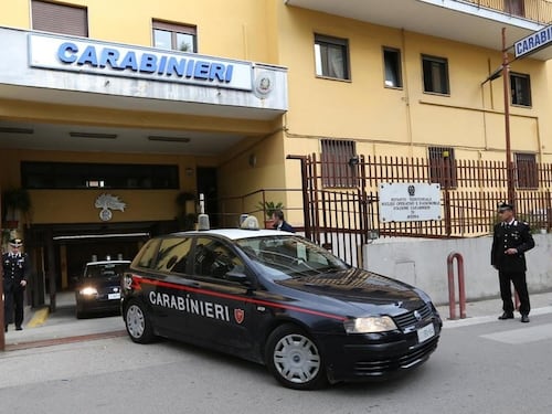 Aggrediscono e spingono a terra anziano: arrestati due giovani marocchini
