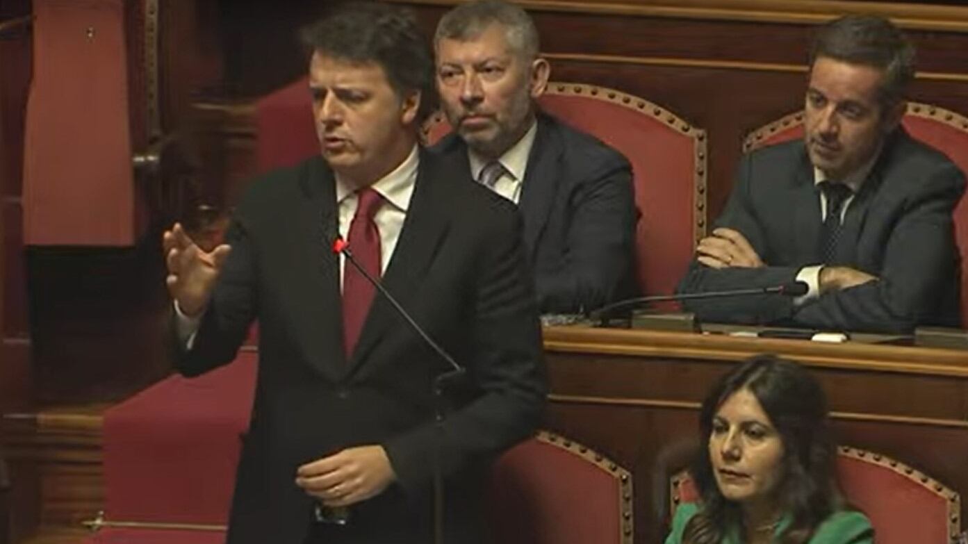 "Risparmi ipocrisia e si vergogni". Renzi stronca Conte