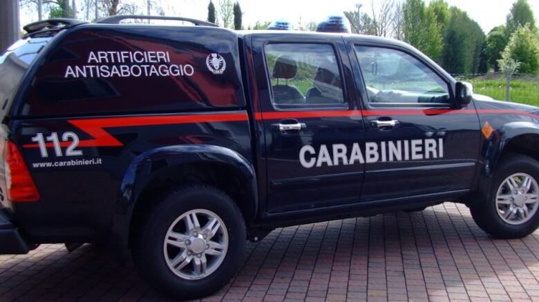 Milano, trovati tre candelotti incendiari in strada. "Uno sarebbe potuto esplodere"