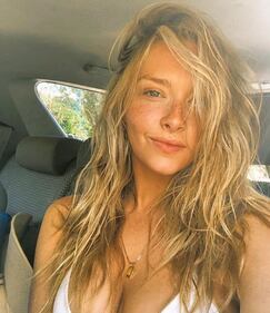  Camille Kostek, le foto più sensuali 5