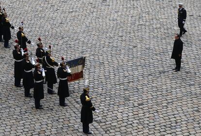 Hollande: "Volevano zittirci, canteremo più forte" 7