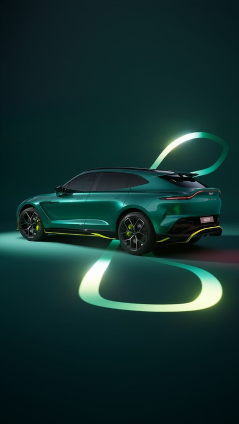 Aston Martin DBX707 AMR24, guarda tutte le foto 12