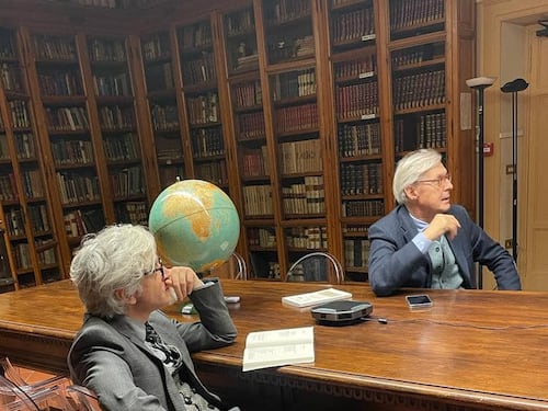 "Topo", "Non rompere i c...". Ancora scintille tra Morgan e Sgarbi