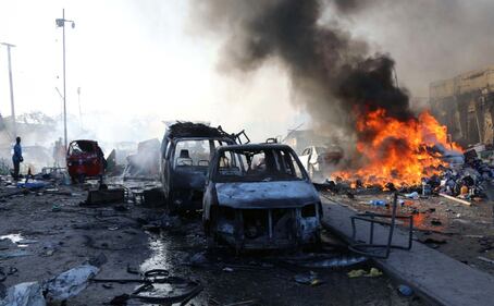 Mogadiscio, esplode un'autobomba: più di 200 vittime 20