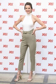 Alessandra Ambrosio ​e la linea estiva di Xti 14