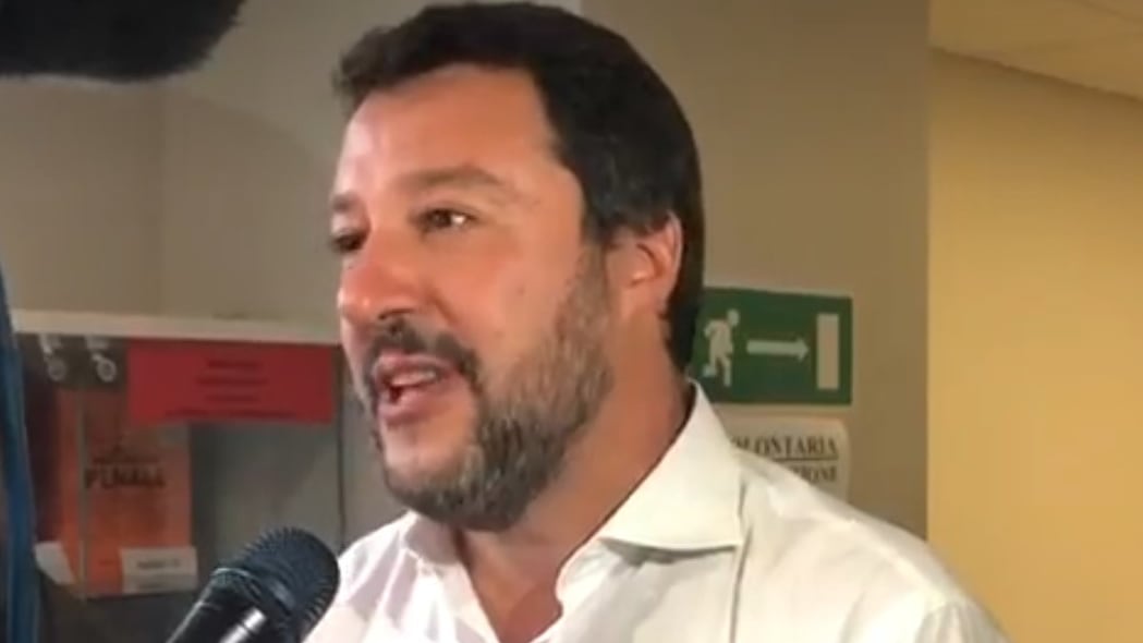 Via dalle scuole i canti di Natale. Salvini: "Questi sono pericolosi"
