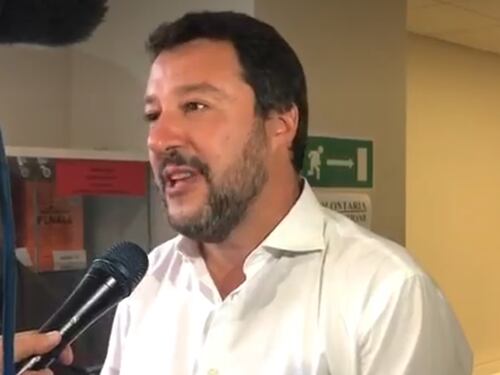 Via dalle scuole i canti di Natale. Salvini: "Questi sono pericolosi"
