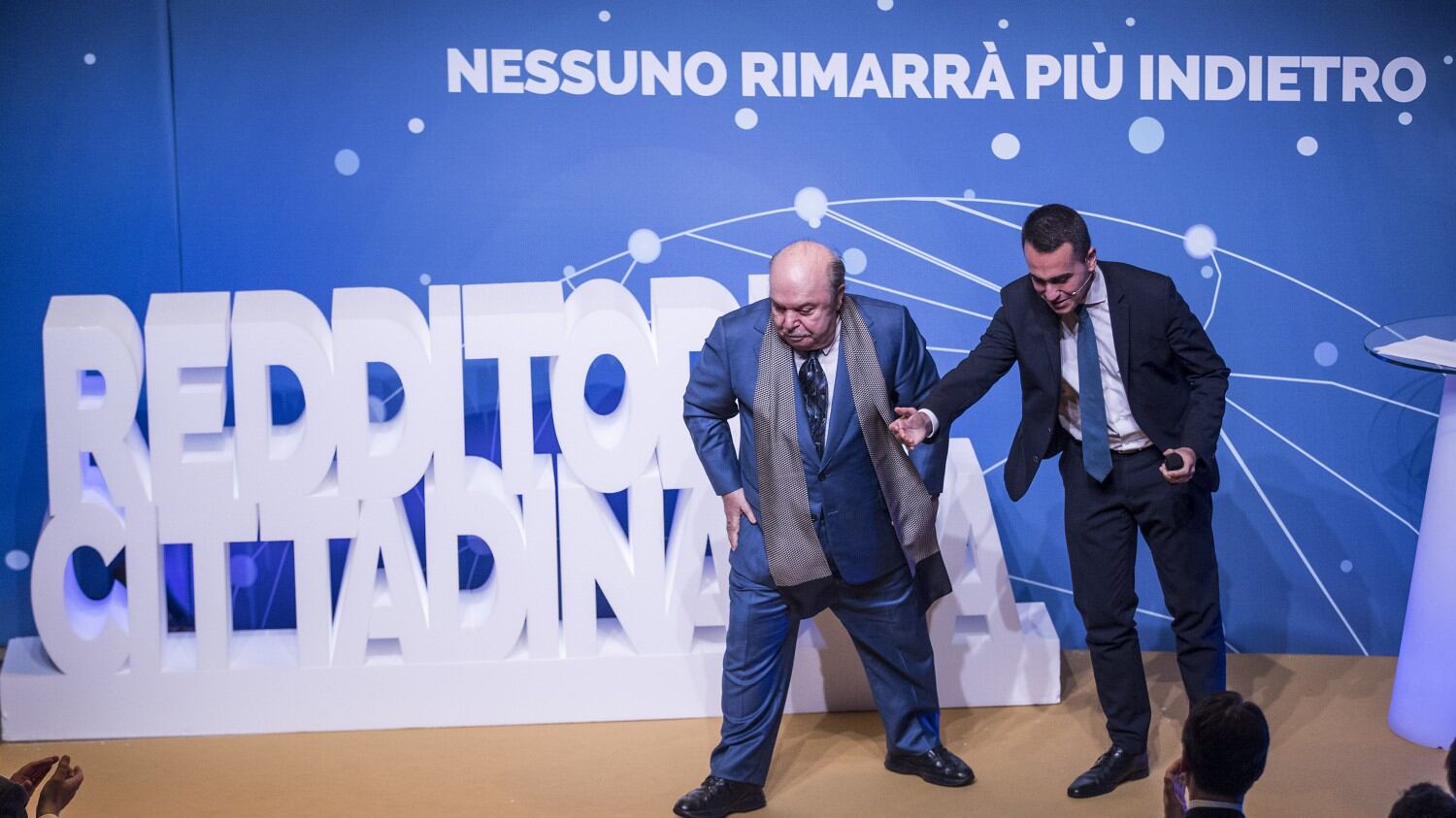 Non si capisce dei due chi sia davvero il comico