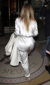 Kim Kardashian, décolleté provocante  2