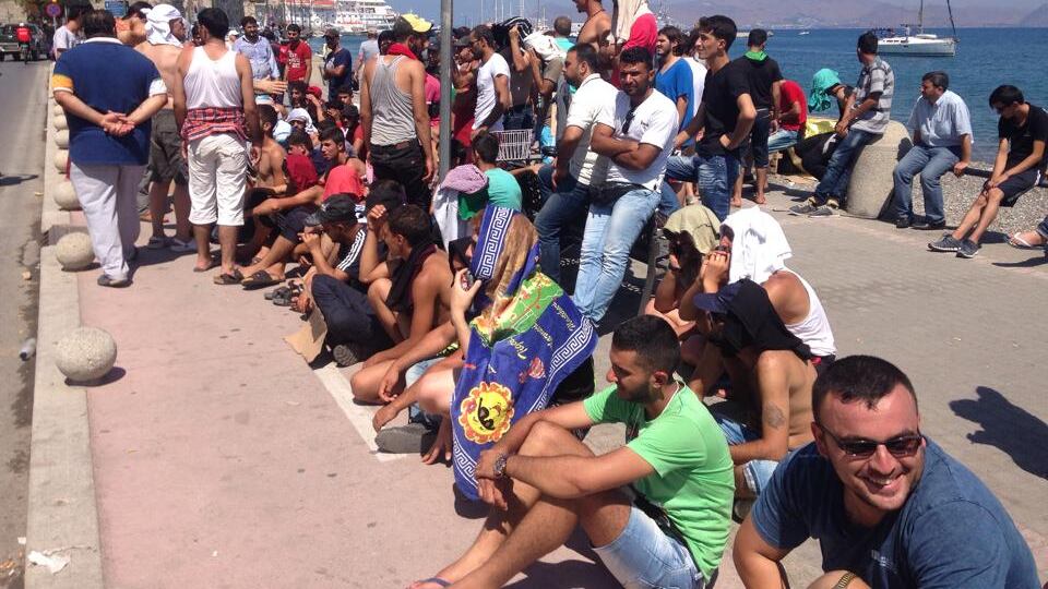 Scafisti, mafie, governi: chi favorisce la migrazione?
