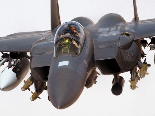 Siria, drone attacca reparti speciali Usa, F-15 abbatte la minaccia