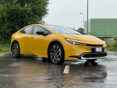 Toyota Prius 2024: guarda la gallery della nuova plug-in con 230 CV 3