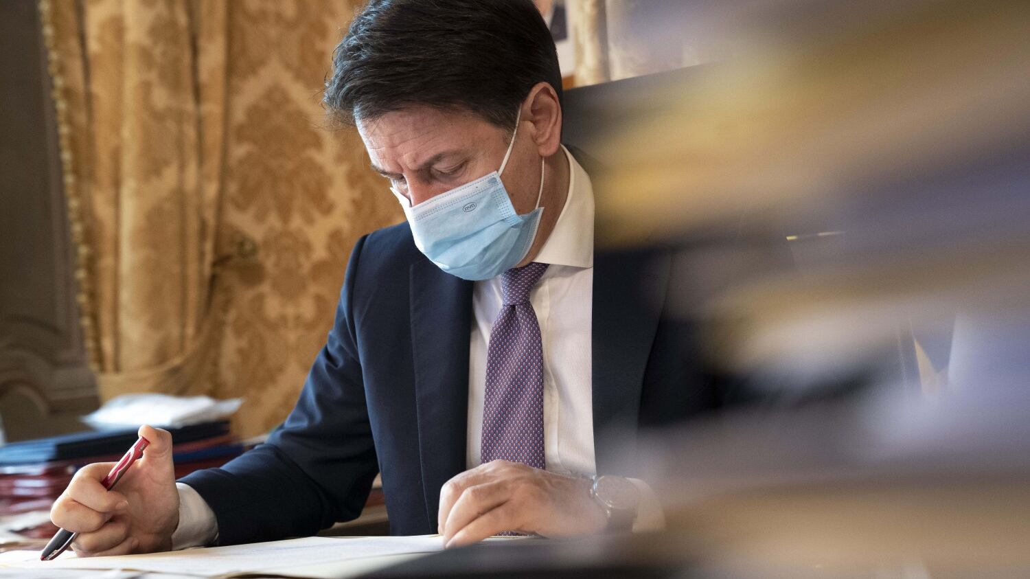 Il governo blinda il Dpcm: "Sta funzionando, non si tocca"