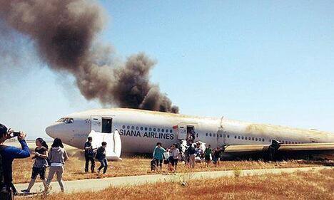 San Francisco, aereo si schianta e va in fiamme 7
