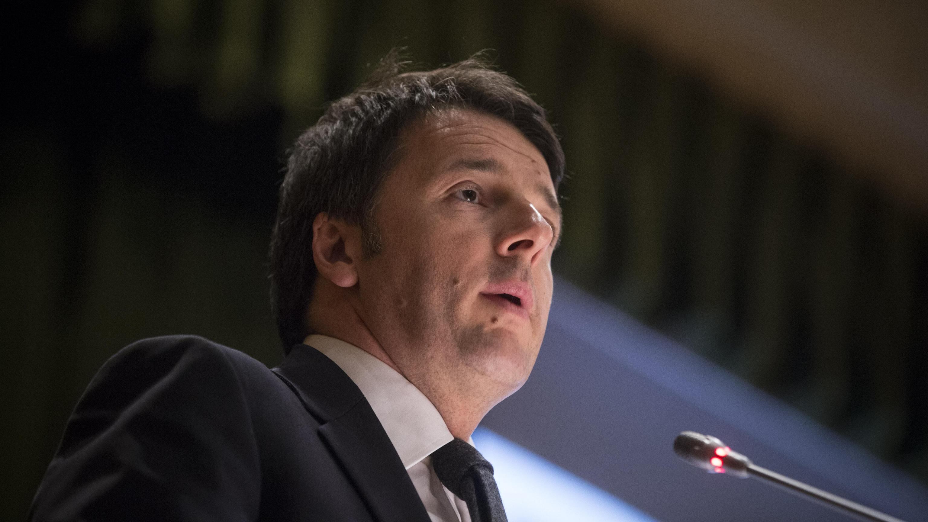 Le mani di Renzi sulla scuola: "Va riformata insieme alla Rai"