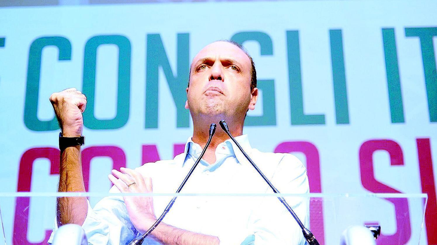 Alfaniani contro Maroni «Vogliamo più assessori»