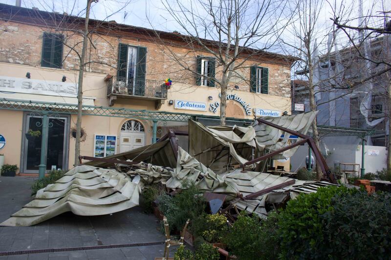 Il maltempo distrugge la pineta di Forte dei Marmi 15