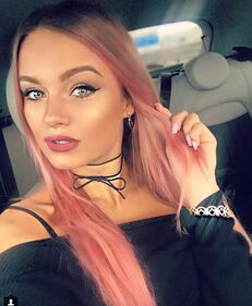 Mercedesz Henger, sexy in lingerie sui social 3