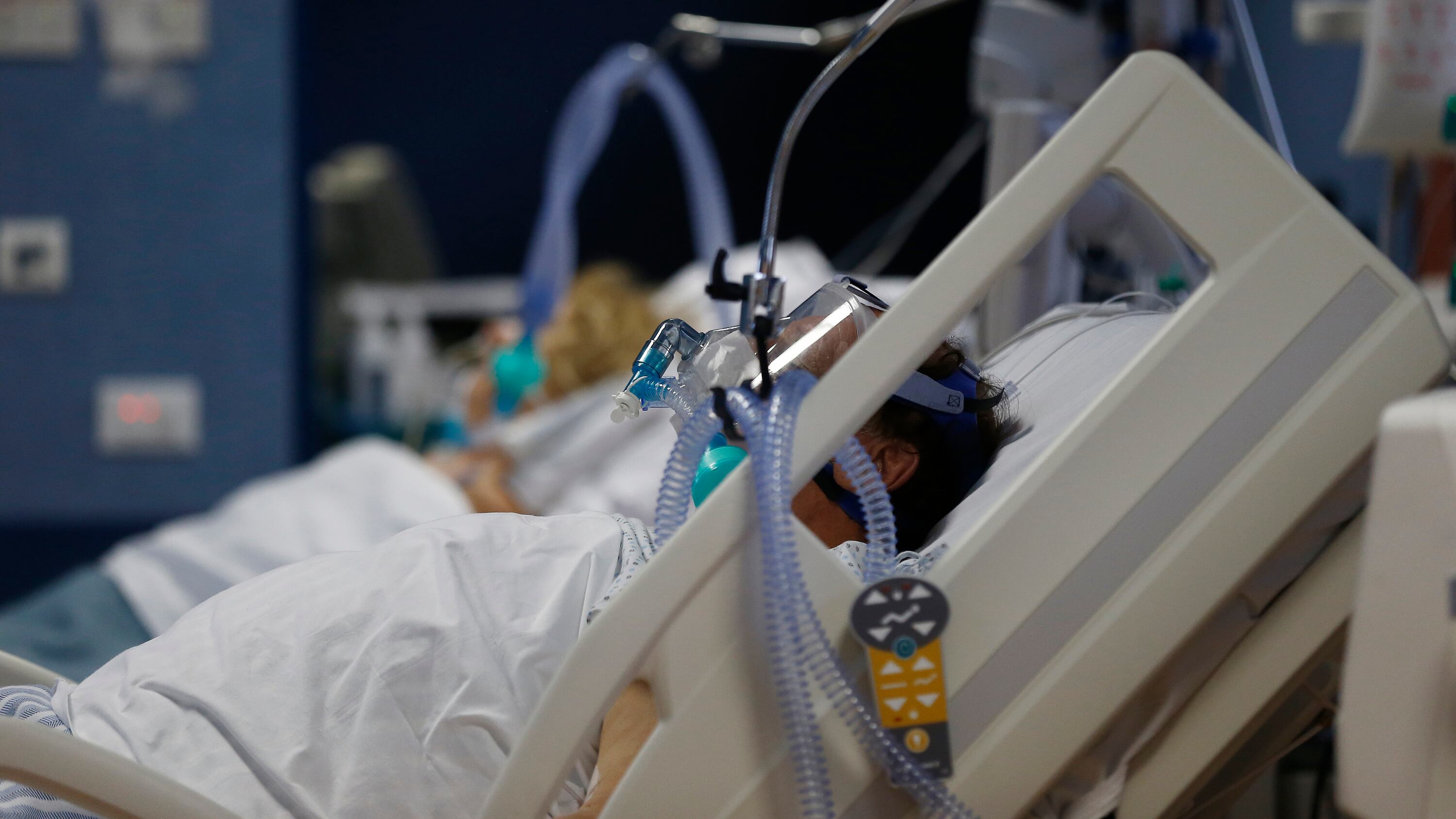 L'ossigeno non basta per tutti: i malati Covid restano senza