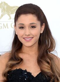 Ariana Grande dimentica troppo spesso i pantaloni 6
