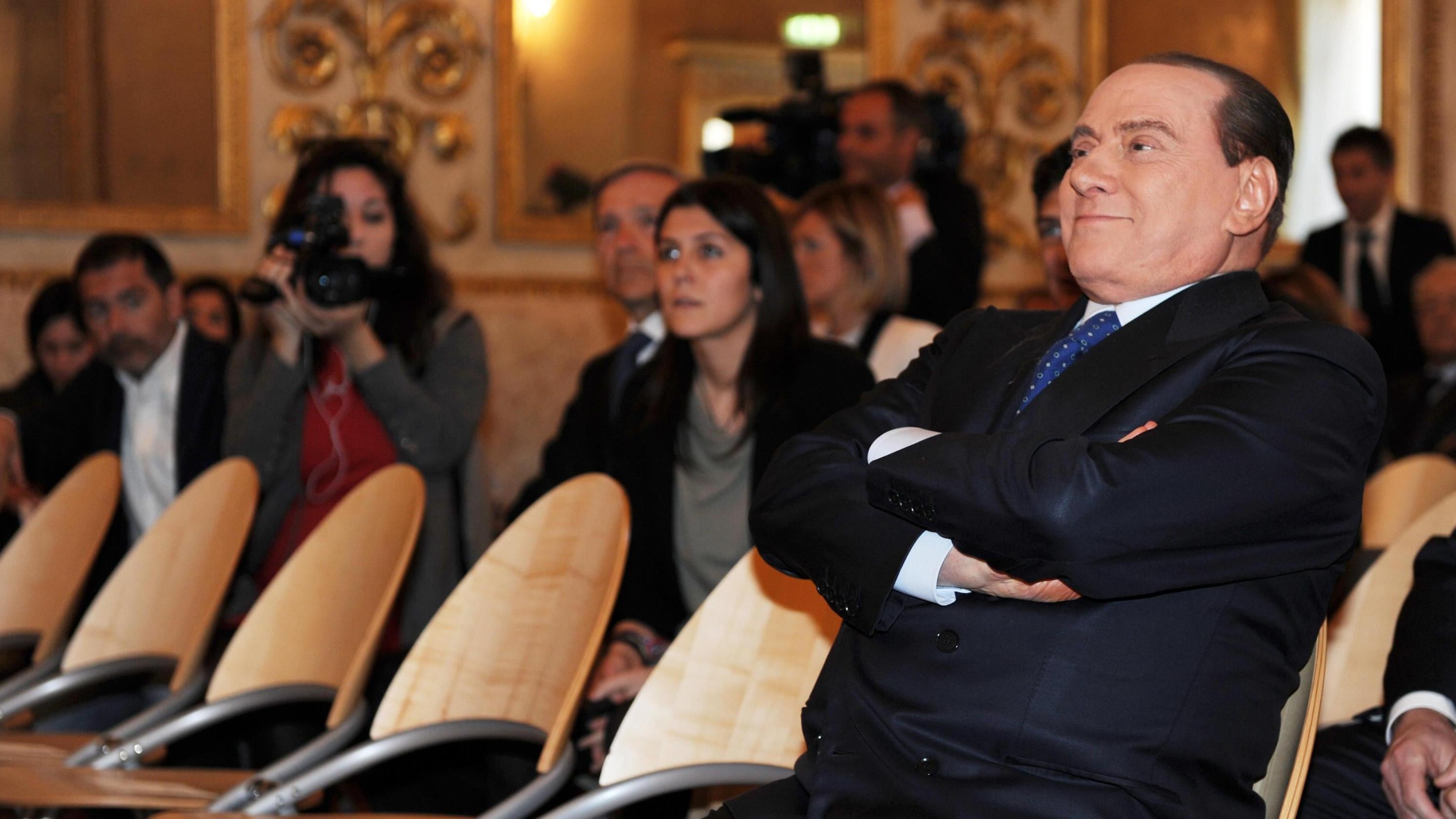 Il Cav vede il segretario Pd ma teme ancora l'imboscata