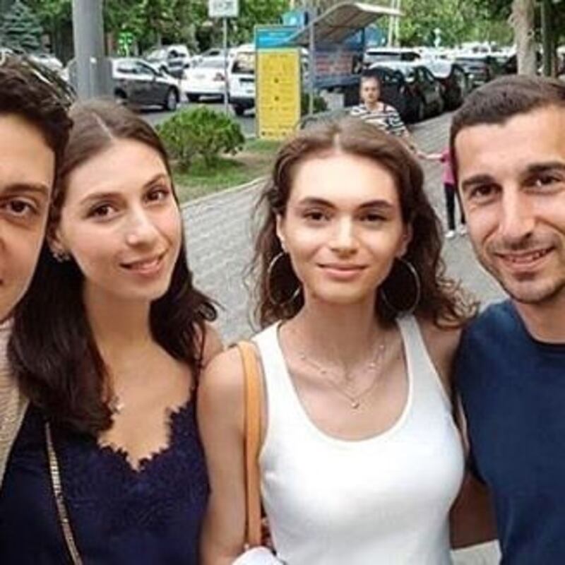 Henrix sposa la sua Betty: gli scatti di lady Mkhitaryan 8