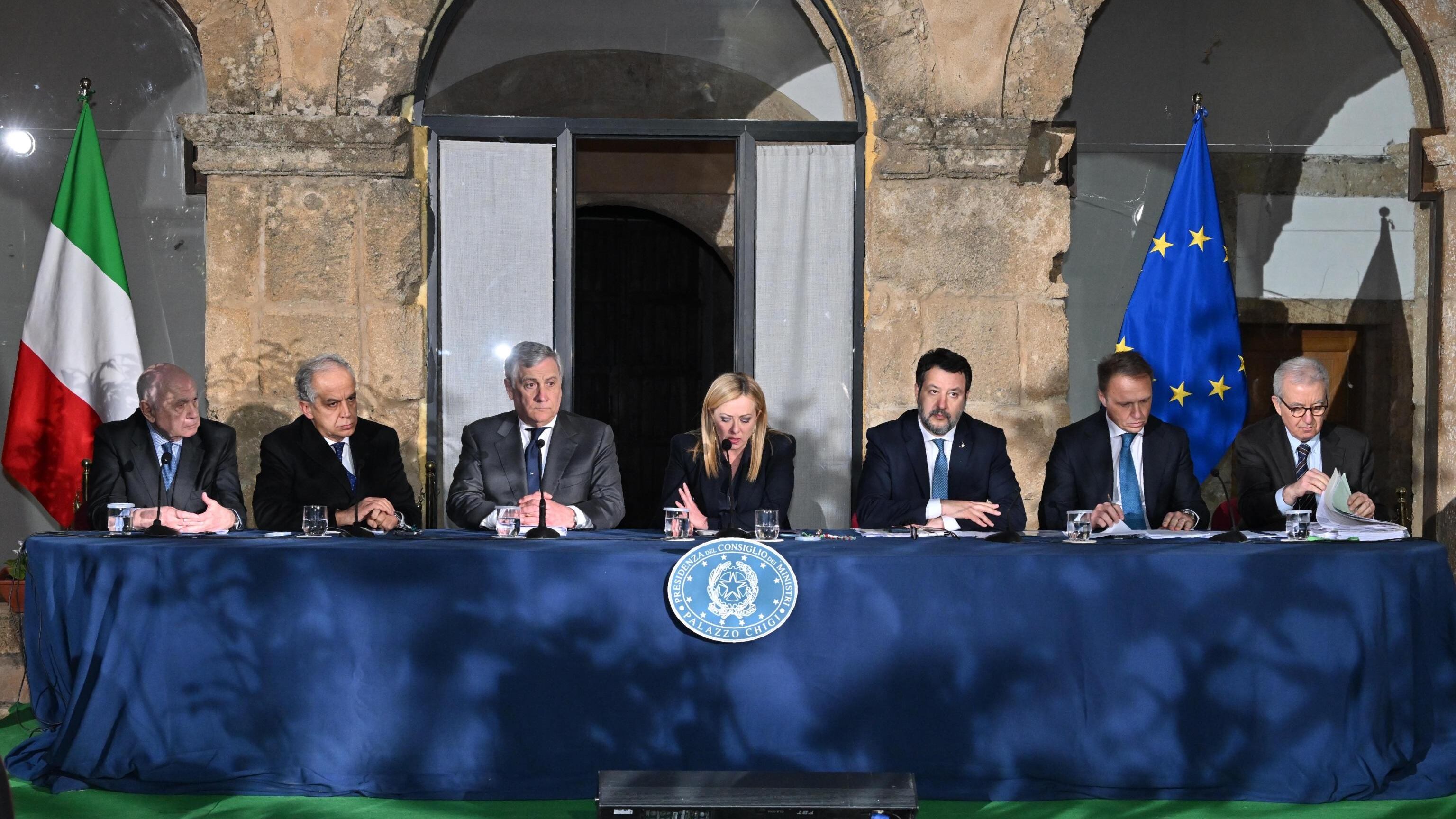Pene più alte per gli scafisti e quote regolari: le novità del dl immigrazione