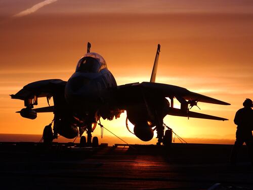 Gli F-14 Tomcat sono davvero un ricordo: così termina l'era di "Top Gun"