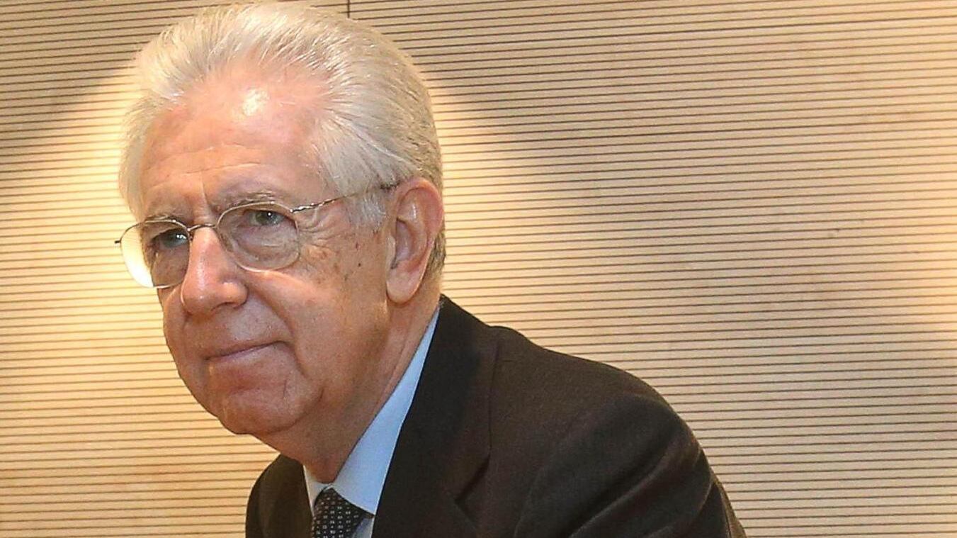Il 21 su Canale 5 saranno intervistati, a turno, Monti, Berlusconi e Bersani