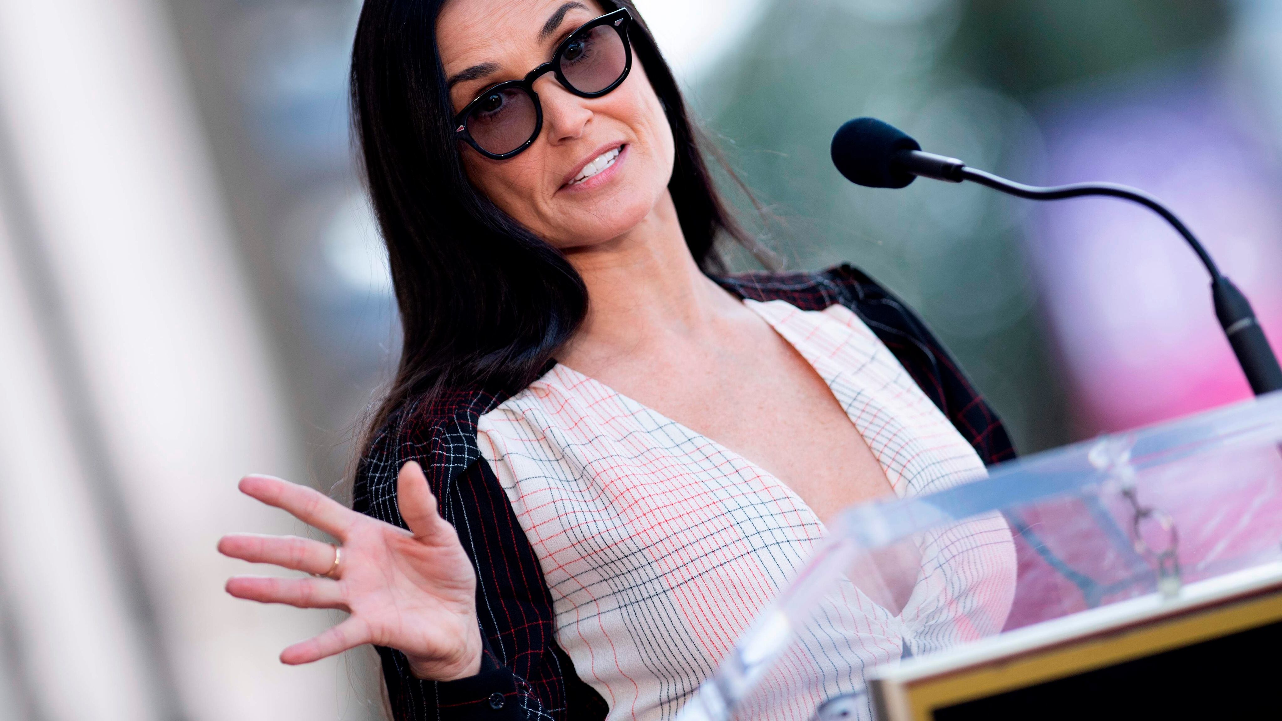 Demi Moore: "Bruce Willis non meritava di essere pagato più di me"
