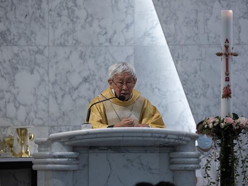 "Dimissioni? Il Papa faccia come Ratzinger"