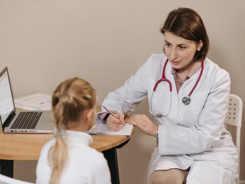 Rapporto medico-paziente: "Senza empatia non c'è cura"