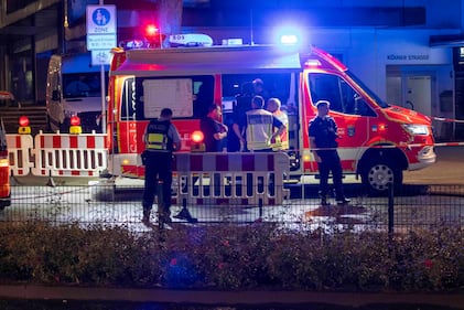 Attentato a Solingen, Germania: 3 morti e uomo in fuga 8
